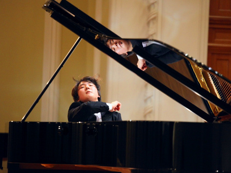 Зубастые корейские пианисты выкидывают русских с “Чайковского”
