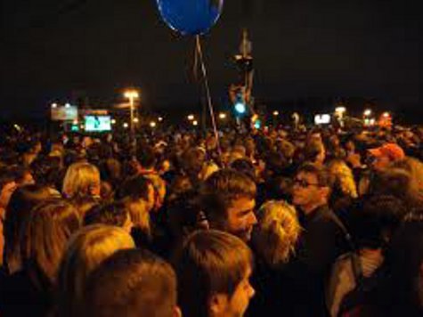 Лазерная инсталляция на здании МГУ вызвала транспортный коллапс