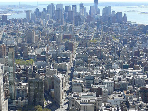 2 августа 1824 года в Нью-Йорке появилась новая улица, 
которая сегодня является его гордостью - 5 авеню
