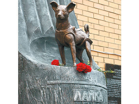 Собаки — последние ангелы на земле, и лишь они заслуживают памятников при жизни, — считал Григорий Горин. 