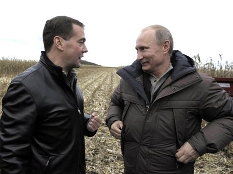 Медведев и Путин выяснили, чья кукурузина на Ставрополье толще