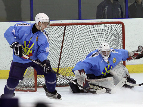 В минувшее воскресенье в столице Сибири стартовали соревнования по хоккею среди студенческих команд