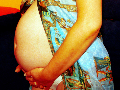 Вынашивать ребенка женщинам после 50-ти значительно проще, чем забеременеть, говорят эксперты