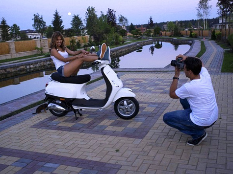 Виктория Боня лишилась своего роскошного итальянского скутера Vespa, подаренного ей всего две недели назад за участие в рекламной кампании