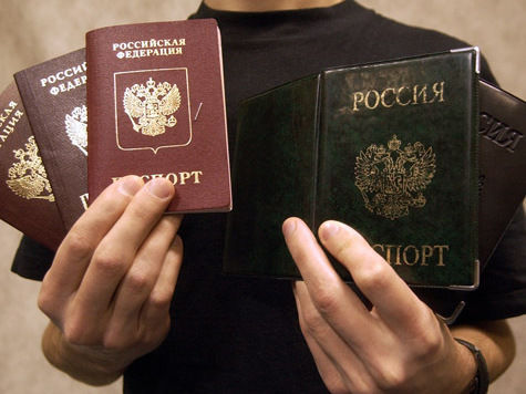 Проще оформить загранпаспорт на пять лет будет отныне россиянам