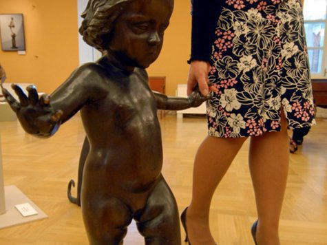 Мир детства в фото и бронзе показали на выставке в Царицыне