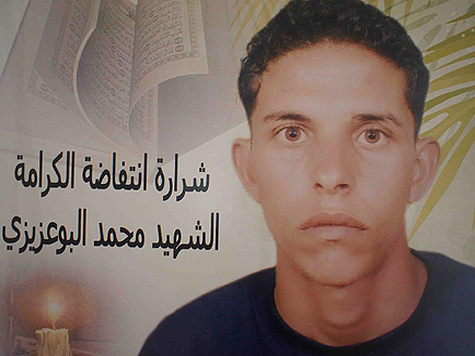 Мануби Буазизи, мать Мохамеда, который своим самосожжением зажег огонь восстания в исламском мире: “После смерти сына у меня опустились руки. Но все равно я горжусь, что он пожертвовал собой”