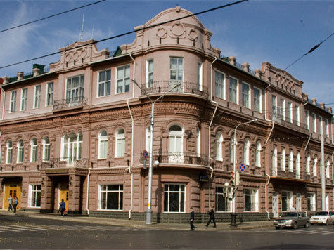 Полицейского, зарезавшего жену и ее ухажера, уволили из органов внутренних дел