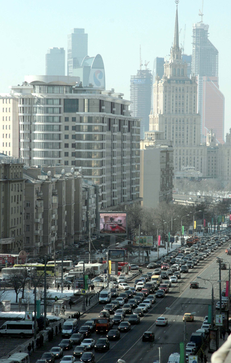 Уже сейчас примыкающие к Москве населенные пункты активно застраиваются типовыми многоэтажками
