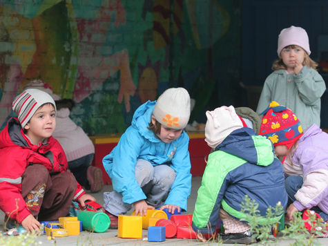 Один из детских садов на юго-востоке Москвы заплатит компенсацию за то, что трехлетний воспитанник едва не погиб, получив многочисленные ожоги
