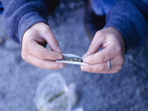 Американские подростки предпочитают обычным сигаретам марихуану