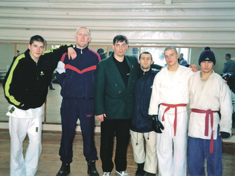 Тренер Андрей ЧУМЛЯКОВ рассказал «МК» про встречи с «Русским Тарзаном» и особенности вида спорта под названием «универсальный бой»