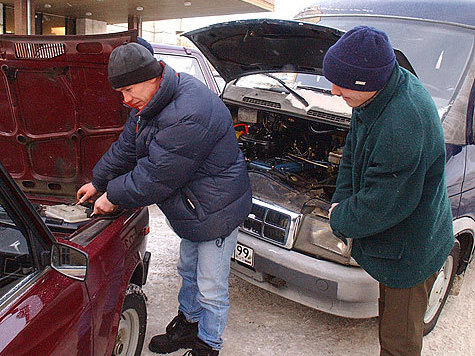 Путешественник Матвей Шпаро инструктирует москвичей, как вести себя в суровые холода