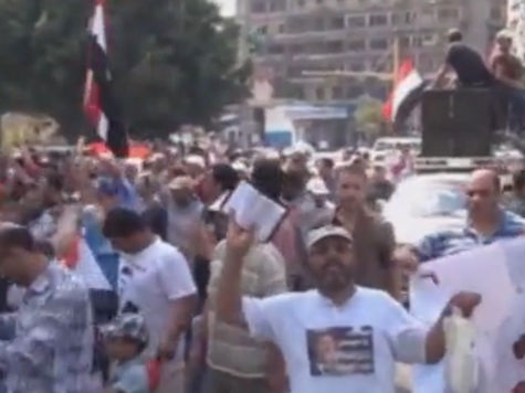 Сторонники и противники Мурси столкнулись в ночь с воскресенья на понедельник