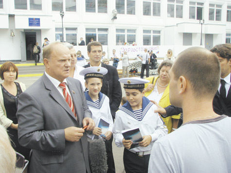 «Пусть со мной фоткаются!» «Пусть со мной фоткаются!»