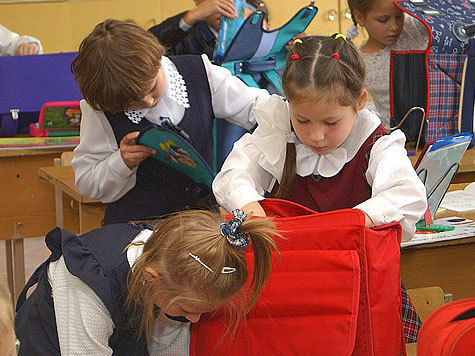 Не хватает денег на зарплаты учителям и питание детей
