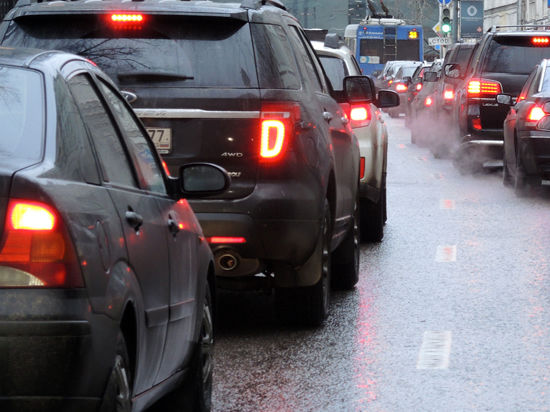 Дорожная разметка из светодиодов сможет не просто светиться в темноте, но и указывать водителям путь, а также сообщать им о состоянии проезжей части во время плохой погоды