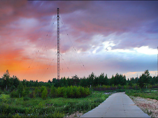 В Увельском районе (Челябинская область) молодой человек покончил с собой, спрыгнув с 62-метровой радиовышки.