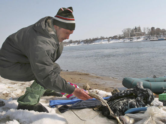 МЧС рассказало, как обезопасить себя во время зимней рыбалки