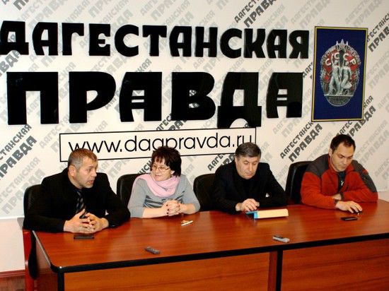 В конференц-зале газеты «Дагестанская правда» состоялась встреча представителей СМИ с журналистом и фотографом Иваном Дементиевским.