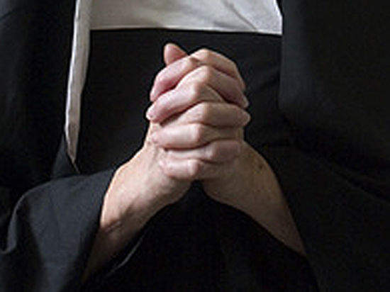 Она разводила цветы на прихрамовой территории