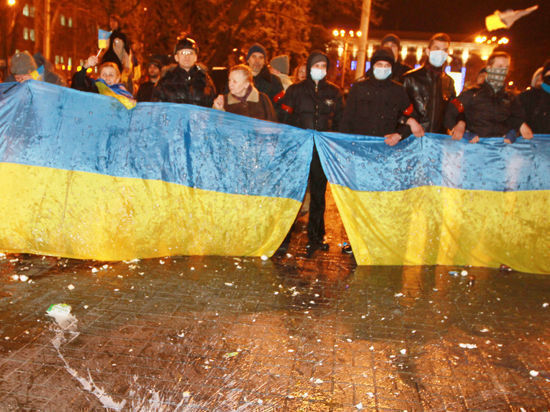 Наши корреспонденты вели онлайн-трансляцию протестов в центре украинской столицы
