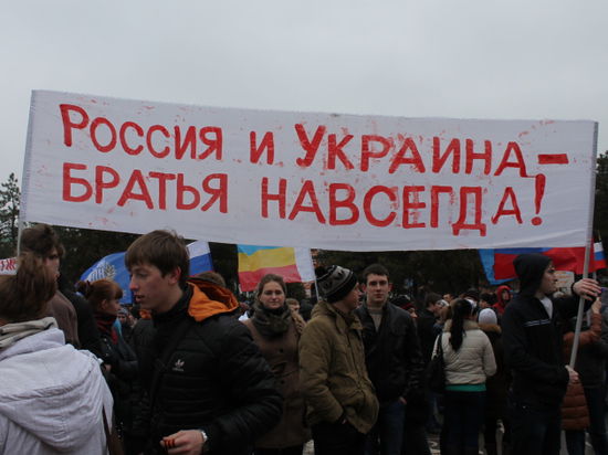 В Новочеркасске прошел многотысячный митинг в поддержку Крыма