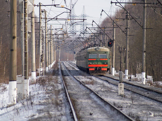 По факту схода 30 вагонов грузового поезда под Златоустом (Челябинская область) возбуждено уголовное дело.