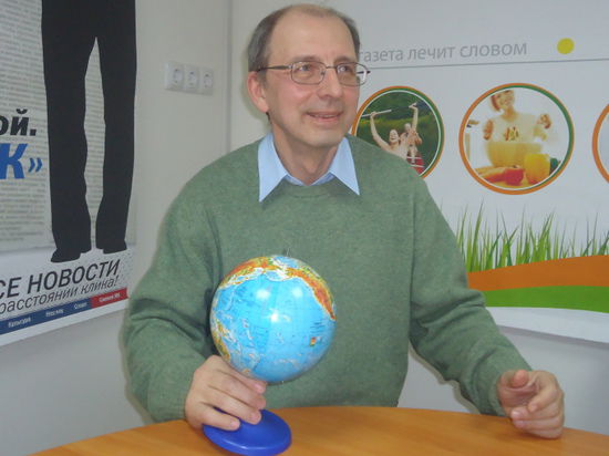 Сергей Пахомов предлагает объявить Луну новым символом нашего города