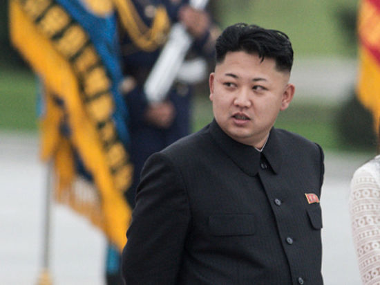 Северокорейский лидер появился вместе с ней и женой на концерте ансамбля "Моранбон"