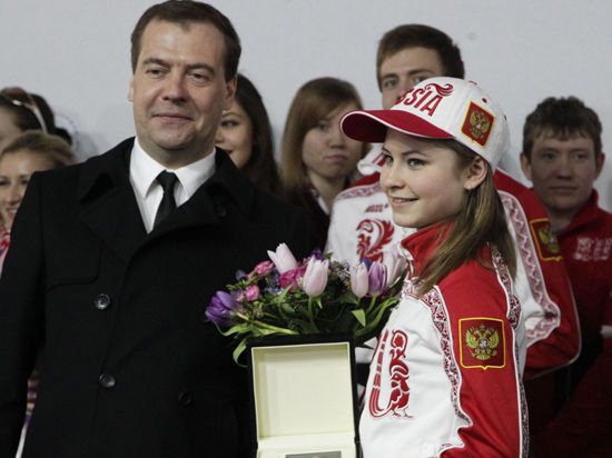 В России уже стало доброй традицией одаривать наших спортсменов, что завоевывают медали на Олимпиадах, после окончания Игр