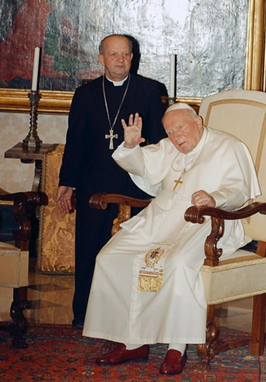 Волю покойного Папы нарушил его помощник