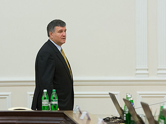 Депутаты должны решить, кого отправить в отставку — Арсена Авакова или радикалов

