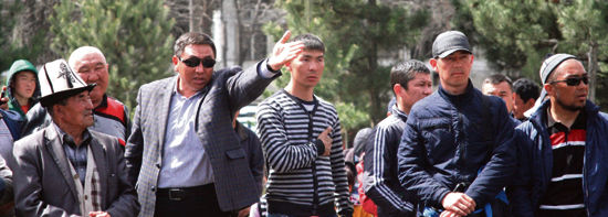 Оппозиция Кыргызстана дала «концерт» в столичном сквере