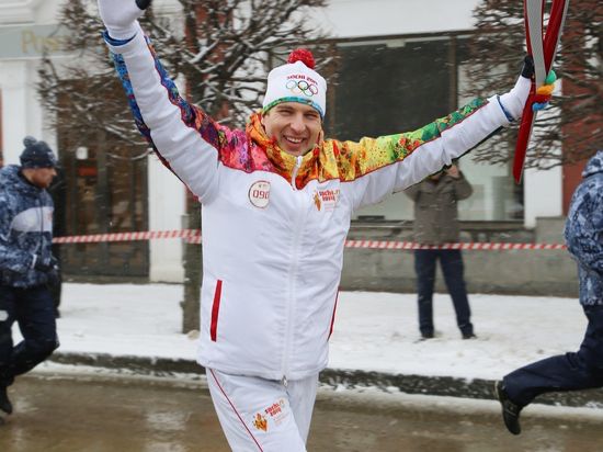Виктор Кузьменко принял участие в Эстафете огня Олимпиады в Сочи