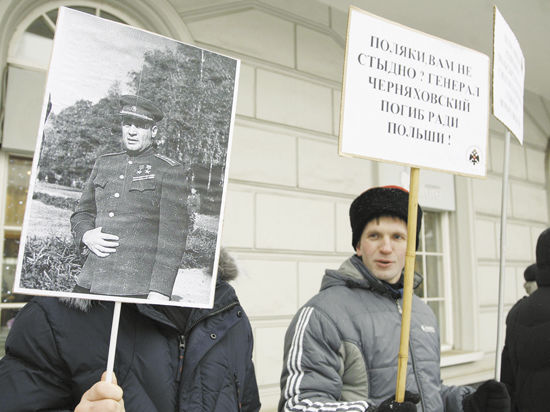 Активисты вступились за памятник генералу