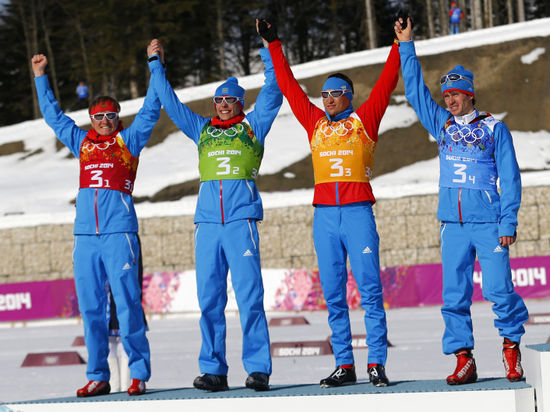 Япаров, Бессмертных, Легков и Вылегжанини выкатили России первую в ее истории медаль в мужской эстафетной гонке
