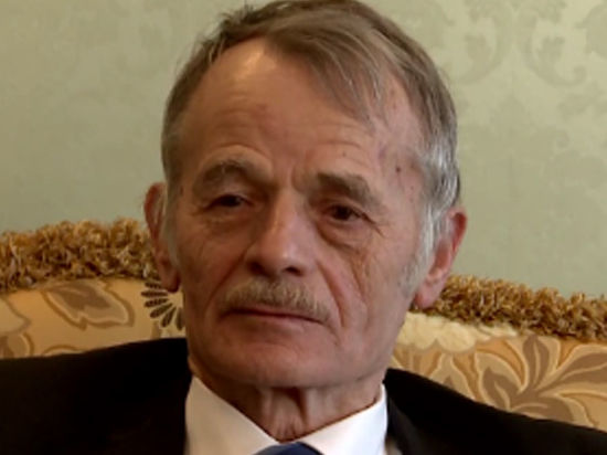 Въезд в Крым экс-главе Меджлиса запретила «народная самооборона» 