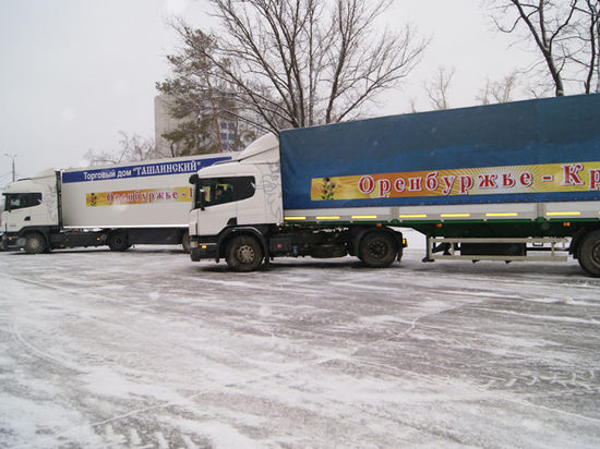 Более 40 тонн сельскохозяйственной продукции сегодня отправились из областного центра в Крым. 