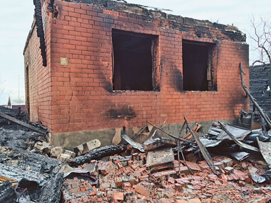 Жизни сразу троих детей и их родителей унес пожар в Дмитровском районе Подмосковья