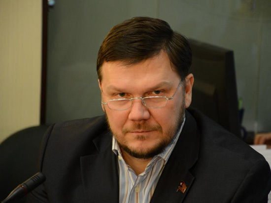 Страшное ДТП, в которое попал депутат регионального Заксобрания на трассе под Кропачево (Челябинская область), имело относительно благополучные последствия для его участников. 