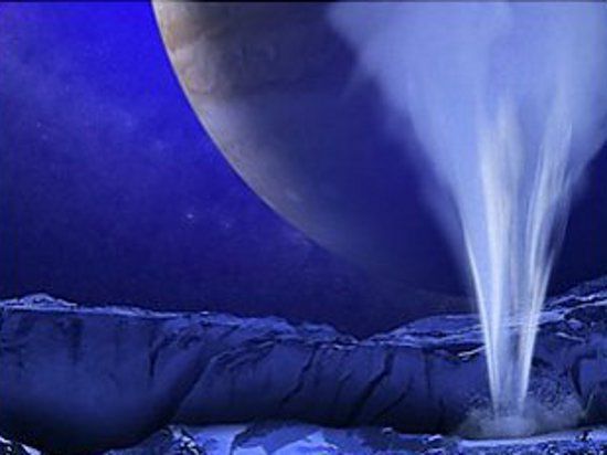 Фото, которые были произведены в декабре прошлого года, показали ученым светлое необычное пятно на южном полюсе