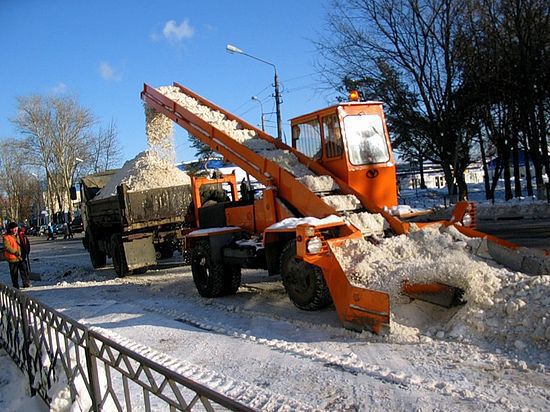 Недавно ростовская мэрия отчиталась о полной готовности к зиме и обещала, что прошлогоднего коллапса на дорогах из-за неожиданных снегопадов в этом году не предвидится