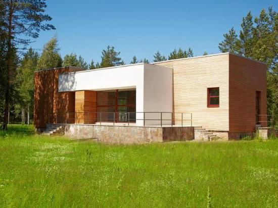 Благодаря тому, что спрос на загородную недвижимость в последнее время сильно возрос, в Ленинградской области активизировалось строительство мультиформатных малоэтажных комплексов