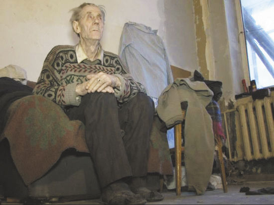 Пожилой человек в Чехове оказался заперт в своей квартире почти на месяц