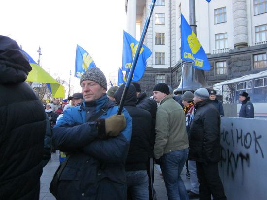 Корреспондент «МК» побывал в штабах украинской революции
