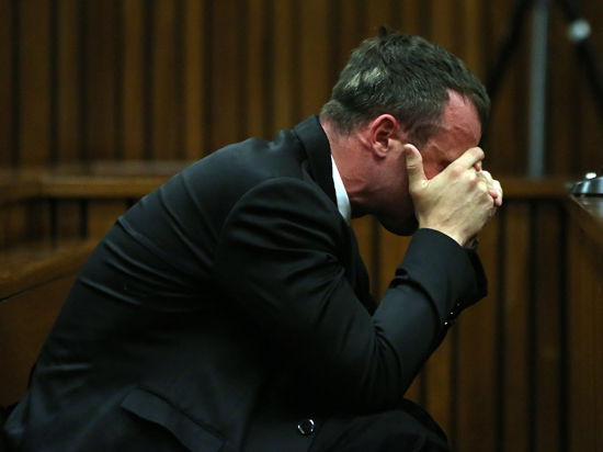 В ЮАР возобновился процесс над паралимпийцем, который обвиняется в убийстве свой возлюбленной Ривы Стинкамп  