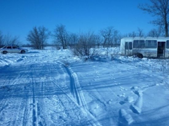 В Ростовской области произошло столкновение снегохода с автобусом