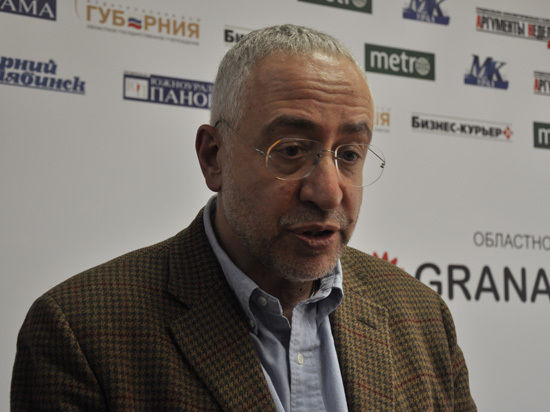 В Челябинск журналист приехал с презентацией “Исторических хроник”, но больше комментировал хронику событий вокруг Украины.
