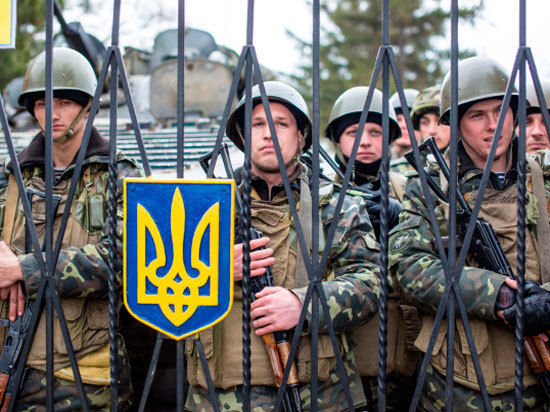 По словам Аксенова, солдаты готовы перейти на сторону АРК, но им препятствуют командиры- «западенцы»

